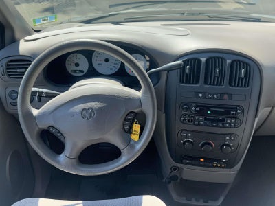 2003 Dodge Caravan SE
