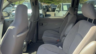 2003 Dodge Caravan SE