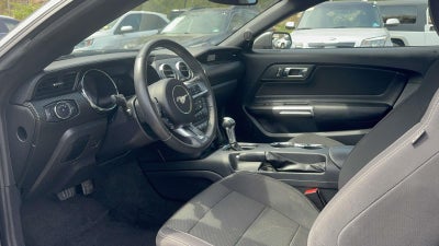 2017 Ford Mustang V6