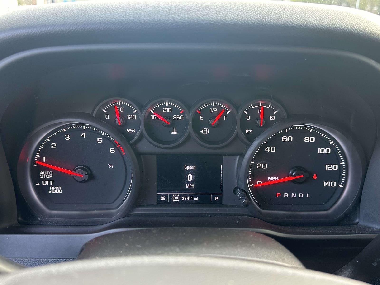 2022 Chevrolet Silverado 1500 4WD Crew Cab Standard Bed Custom