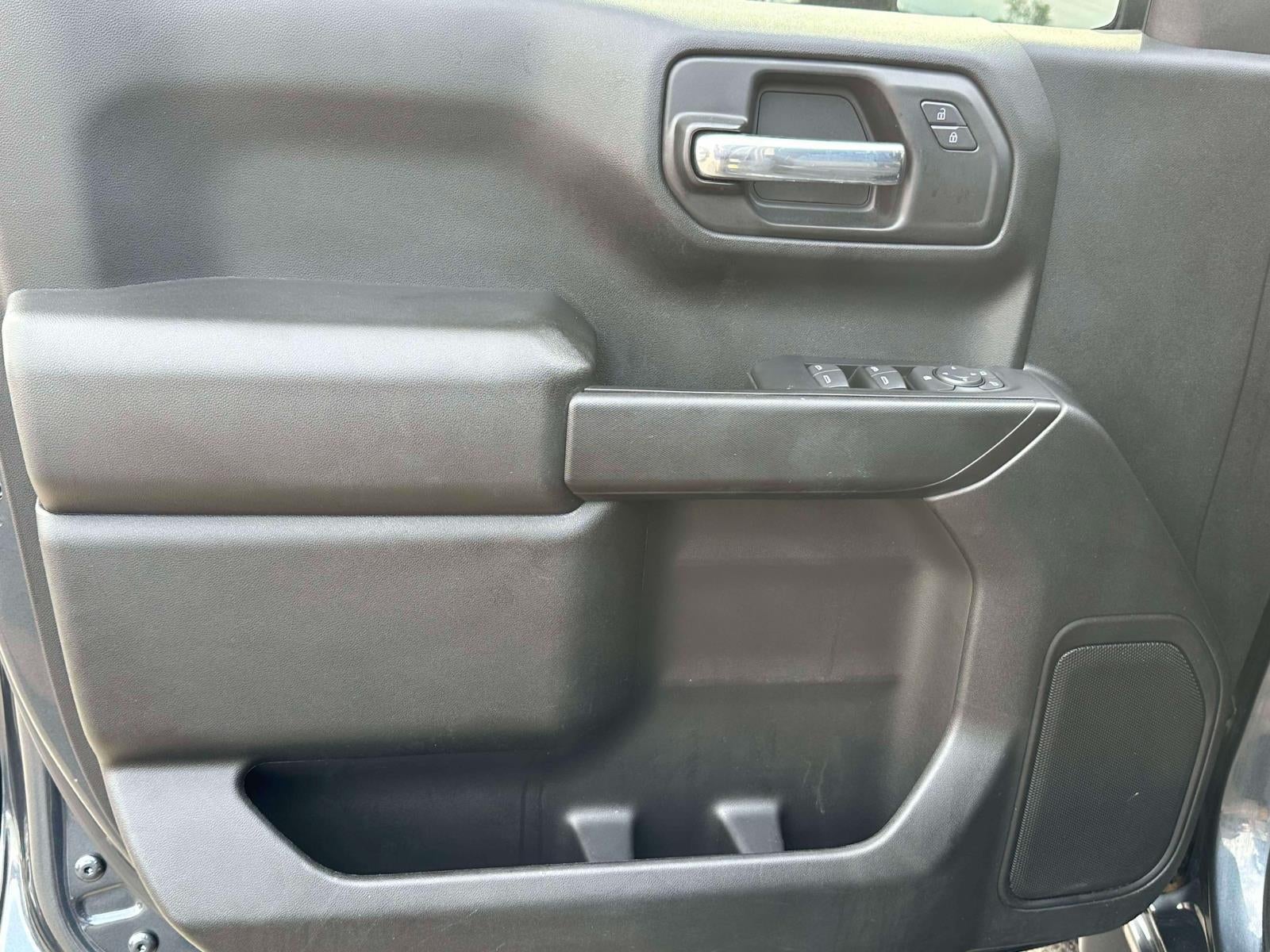 2021 Chevrolet Silverado 1500 4WD Crew Cab Short Bed Custom