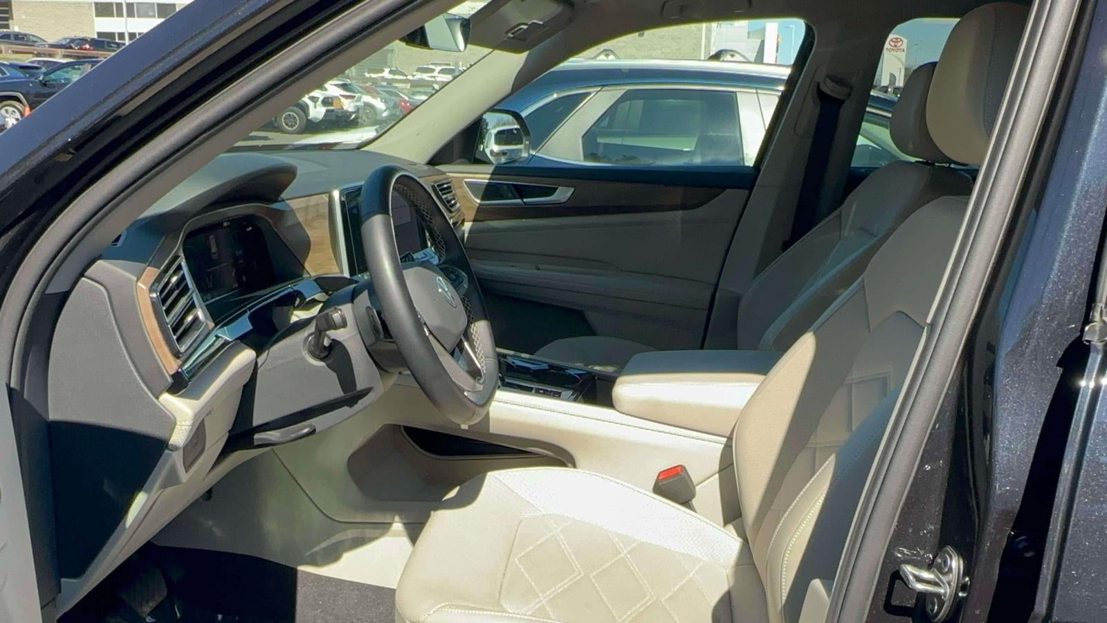 2024 Volkswagen Atlas 2.0T SE w/Technology