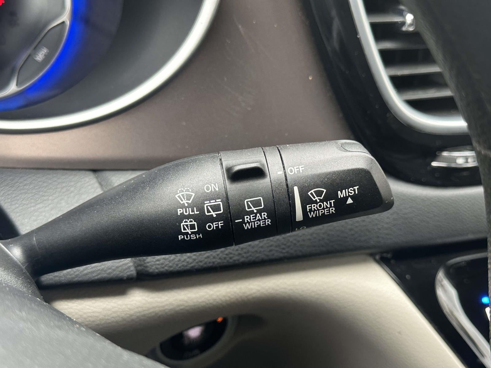 2021 Chrysler Voyager LXI