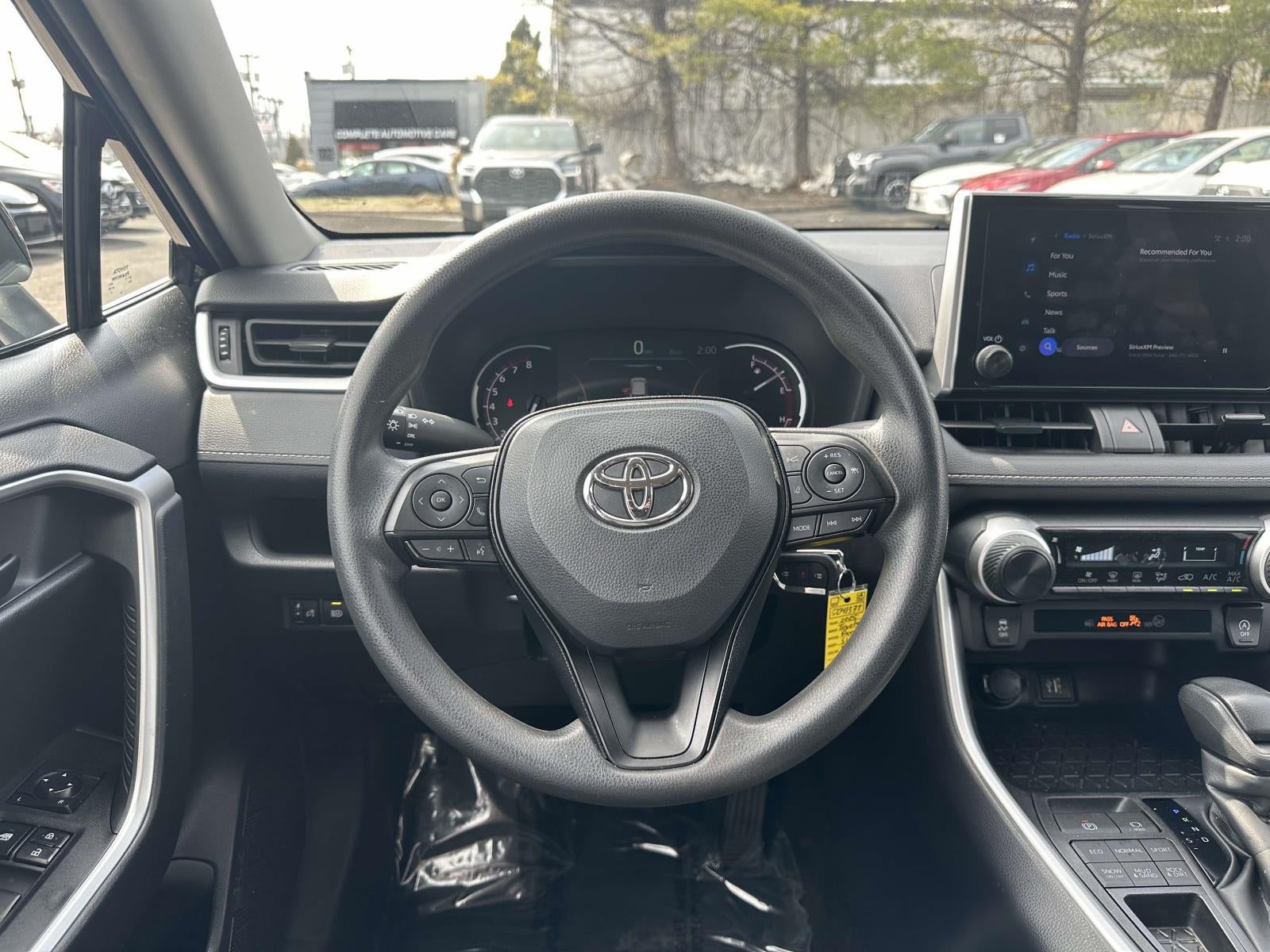2025 Toyota RAV4 LE