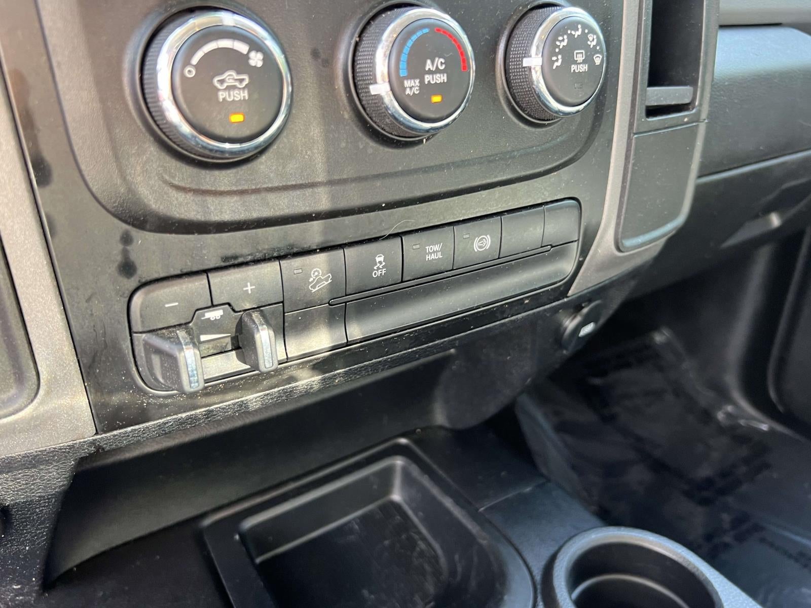 2018 RAM 2500 Tradesman Crew Cab 4x4 64' Box