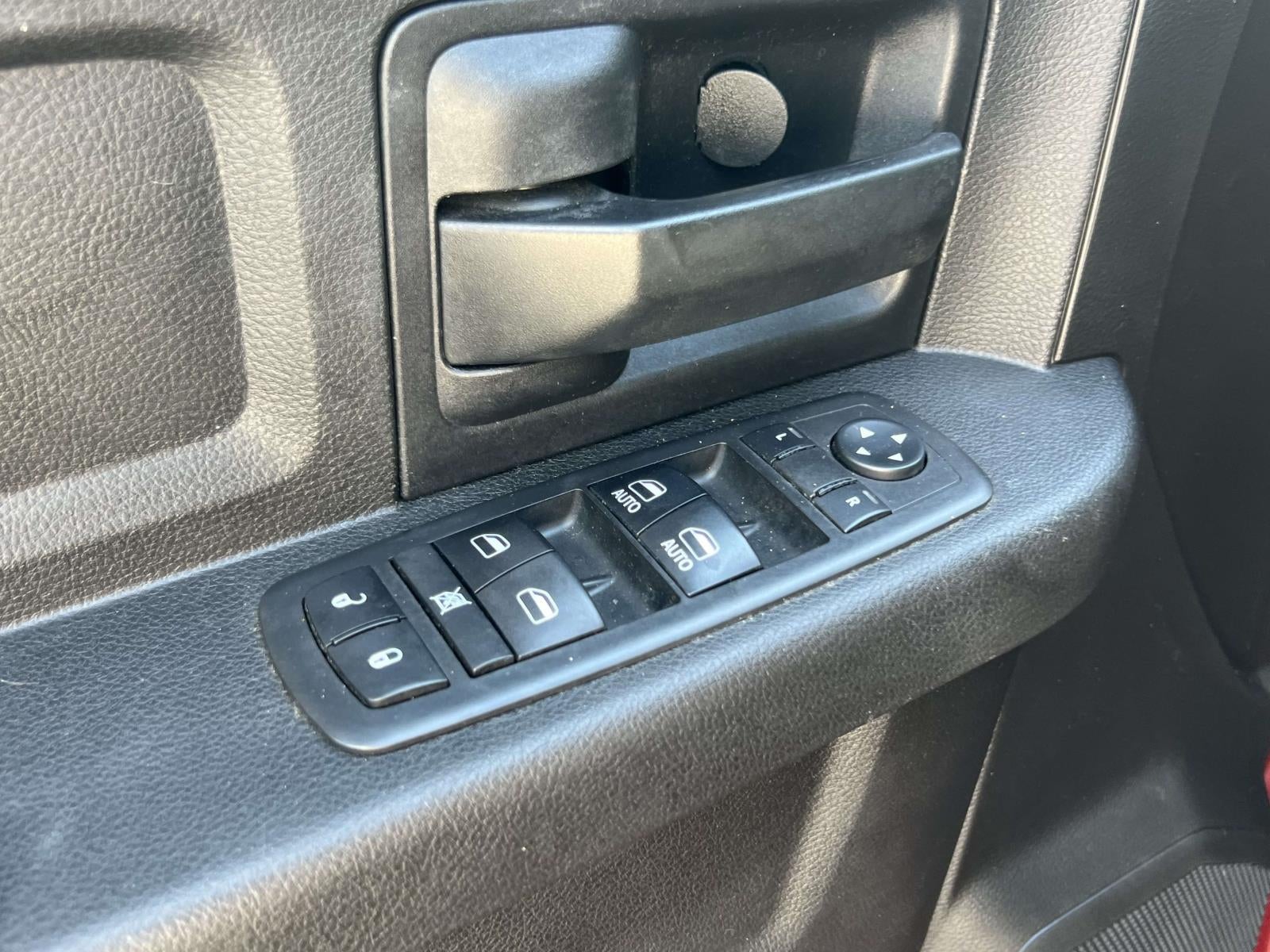 2018 RAM 2500 Tradesman Crew Cab 4x4 64' Box