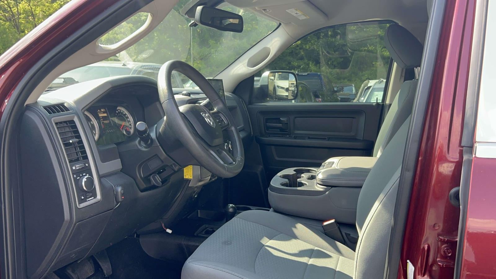 2018 RAM 2500 Tradesman Crew Cab 4x4 64' Box