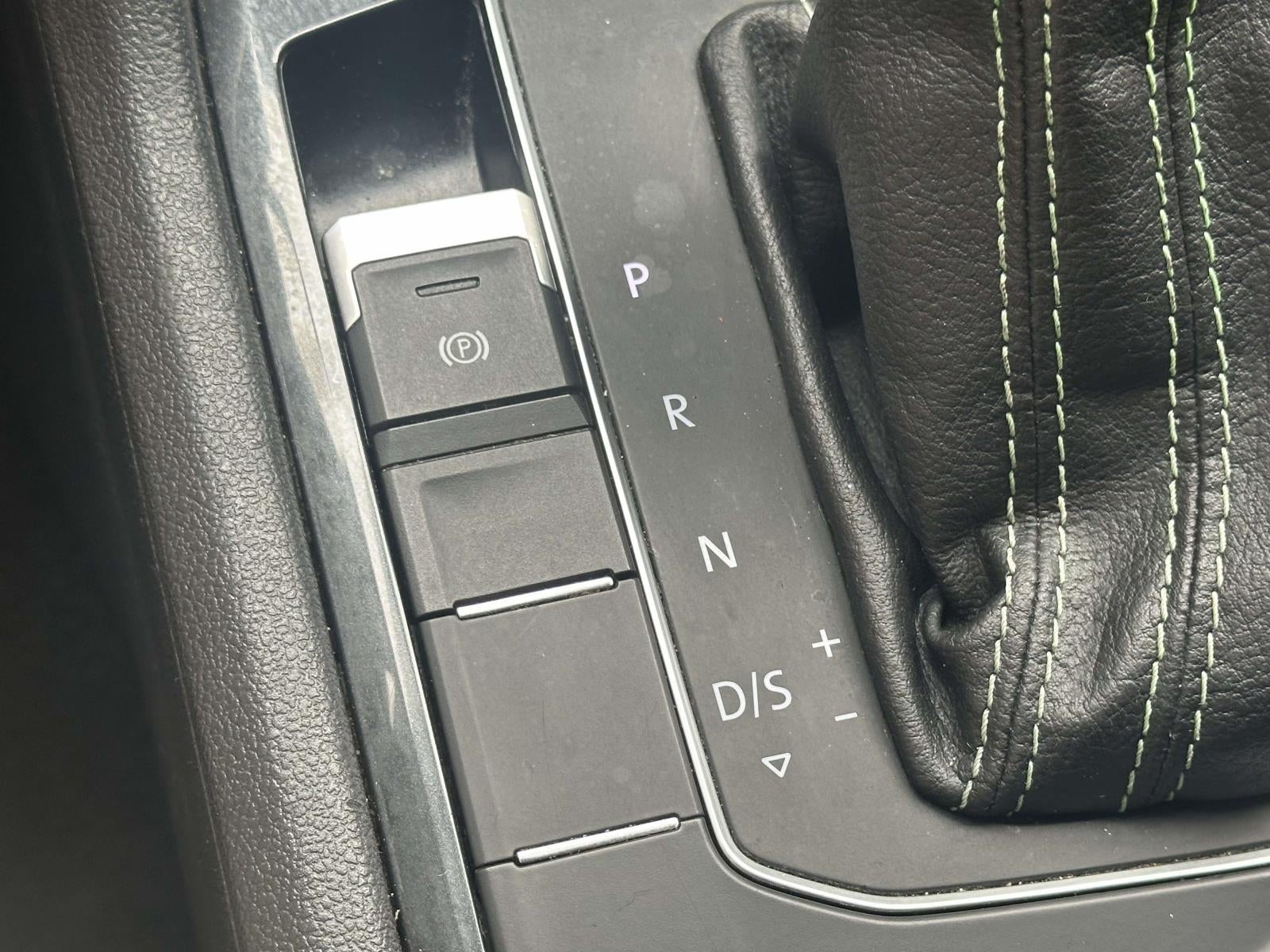 2021 Volkswagen Tiguan 2.0T SE R-Line Black