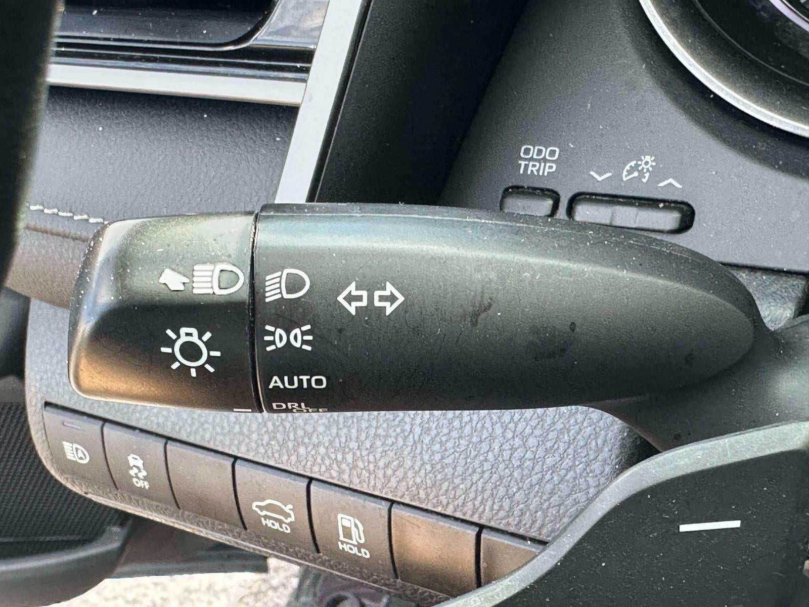 2023 Toyota Camry SE AWD