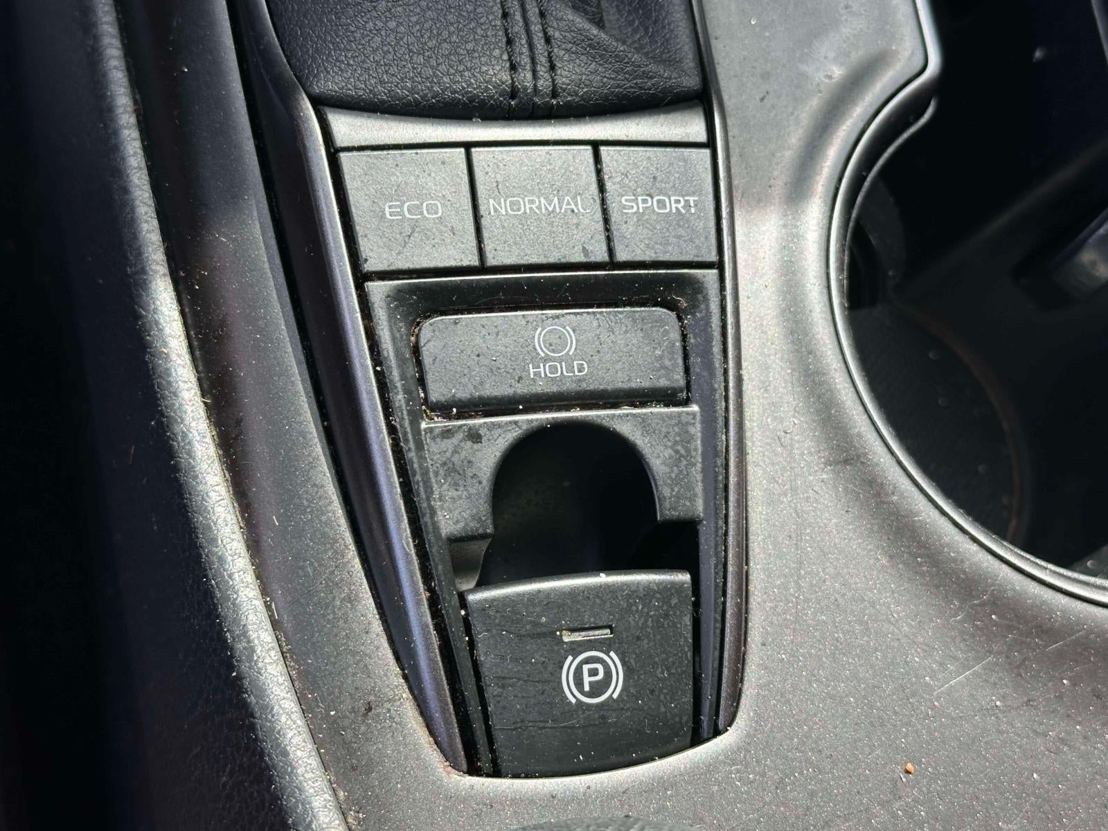 2023 Toyota Camry SE AWD