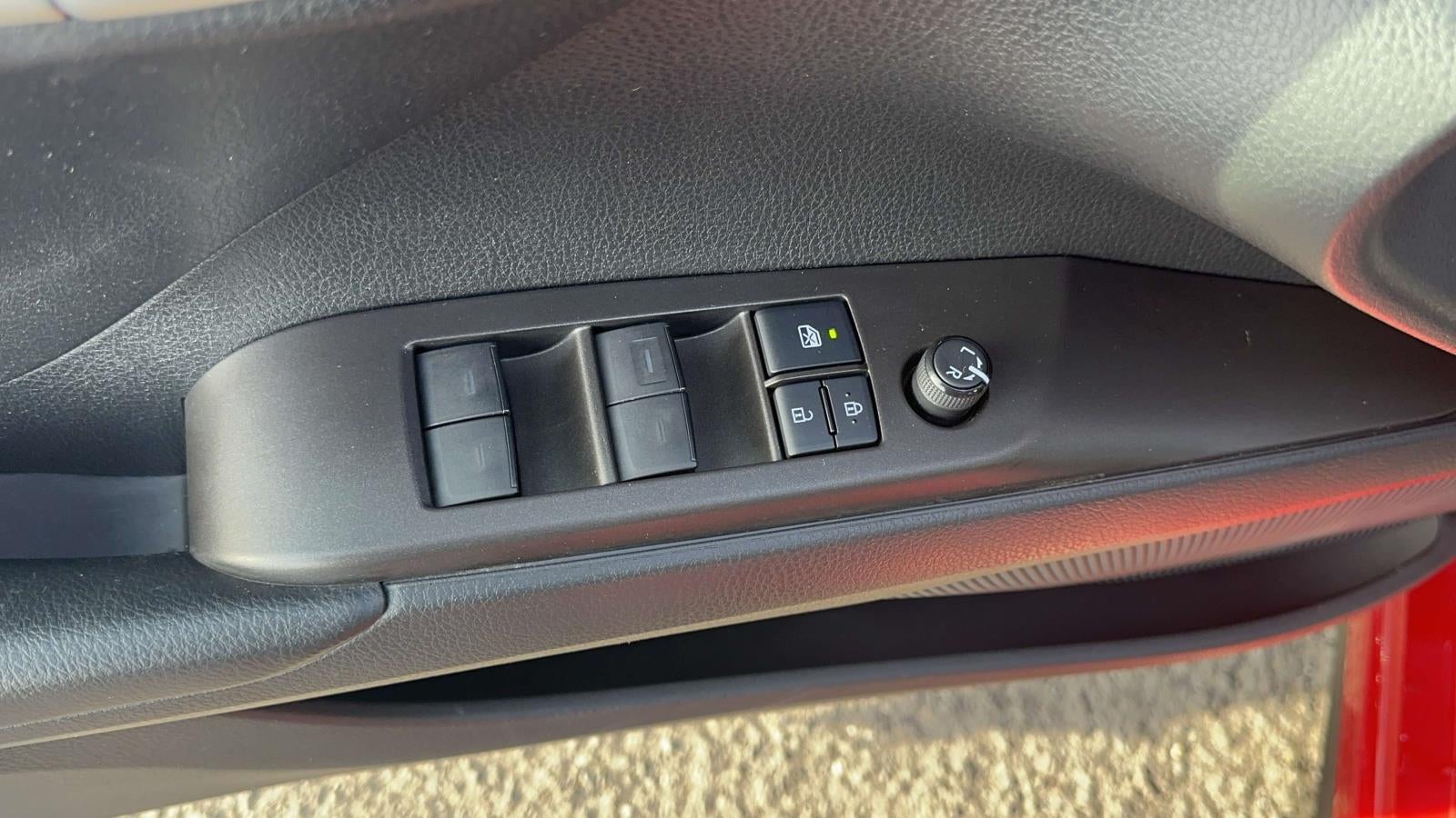 2022 Toyota Camry SE AWD