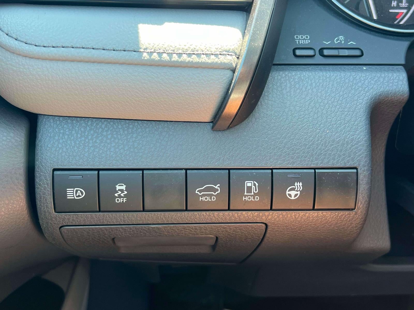 2024 Toyota Camry Hybrid SE