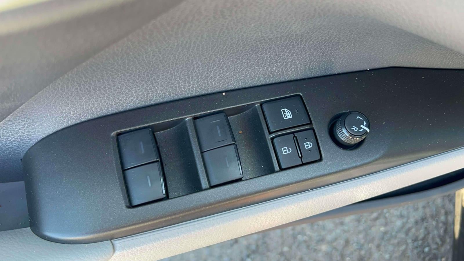 2024 Toyota Camry Hybrid SE