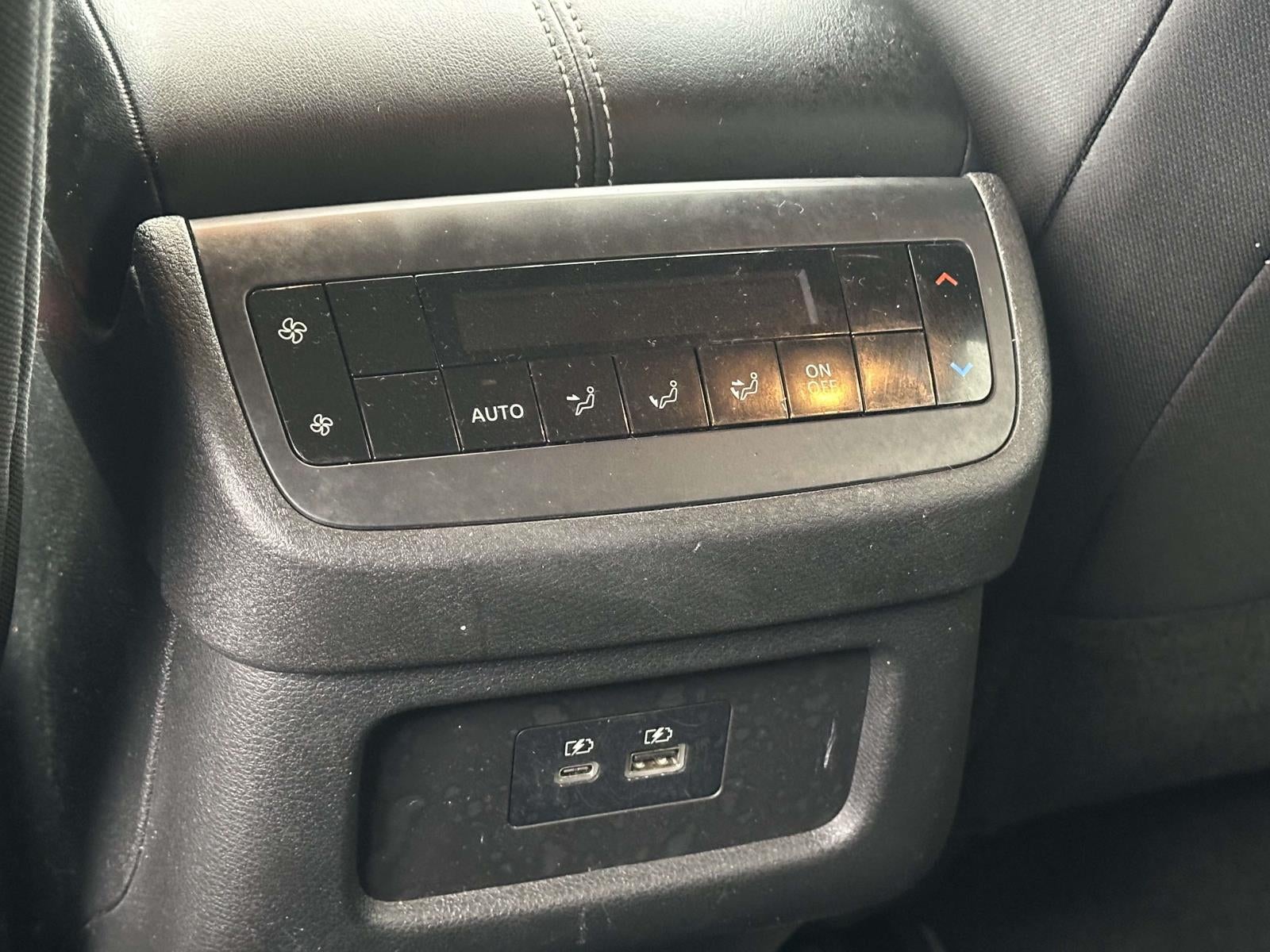 2022 Nissan Pathfinder SV 4WD