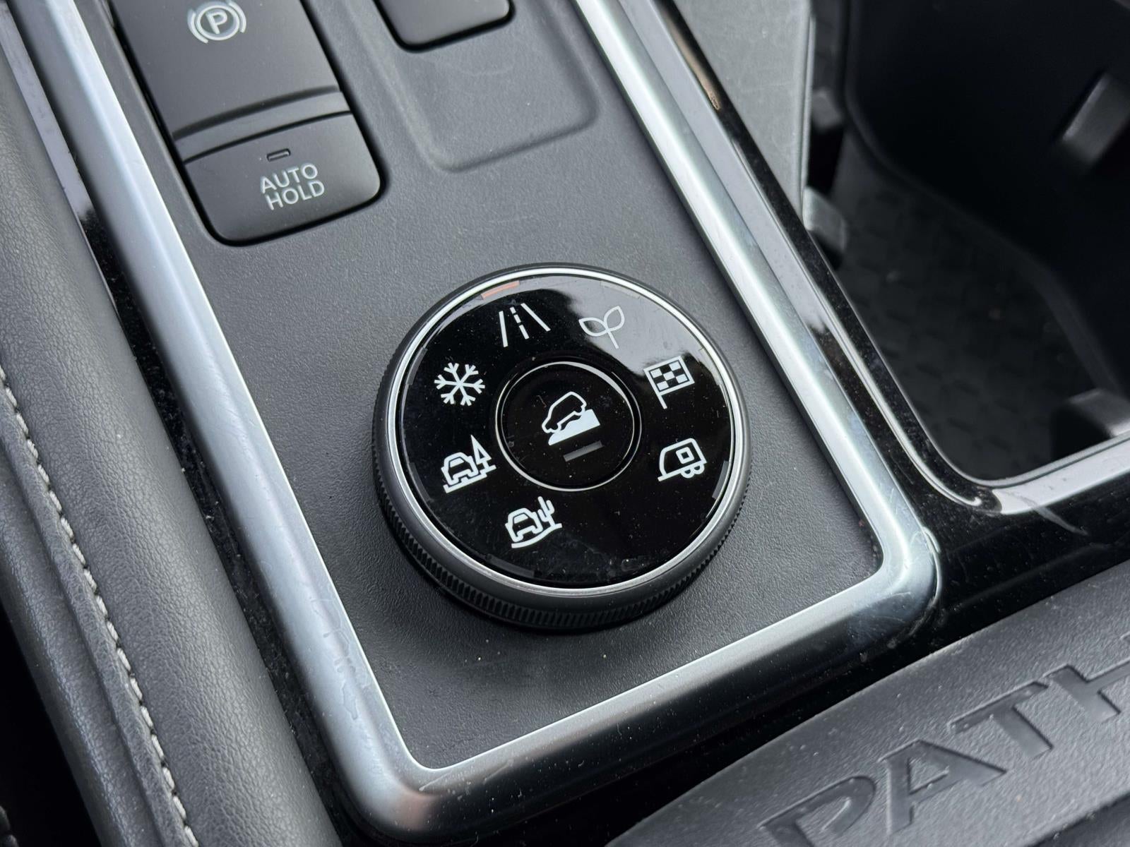 2024 Nissan Pathfinder SV 4WD