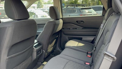 2024 Nissan Pathfinder SV 4WD