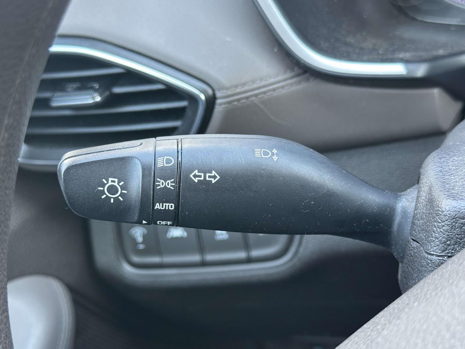 2020 Hyundai Santa Fe SE