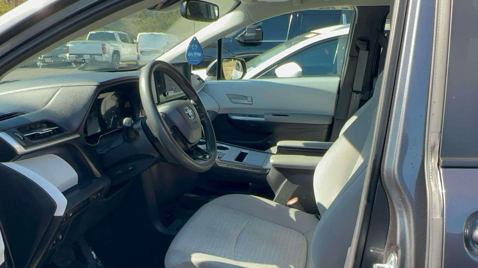 2025 Toyota Sienna LE