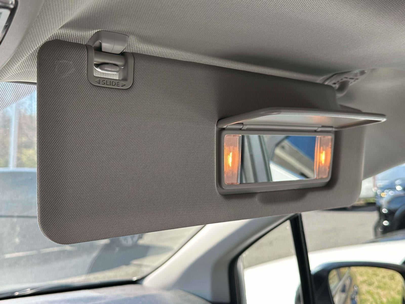 2025 Toyota Sienna LE