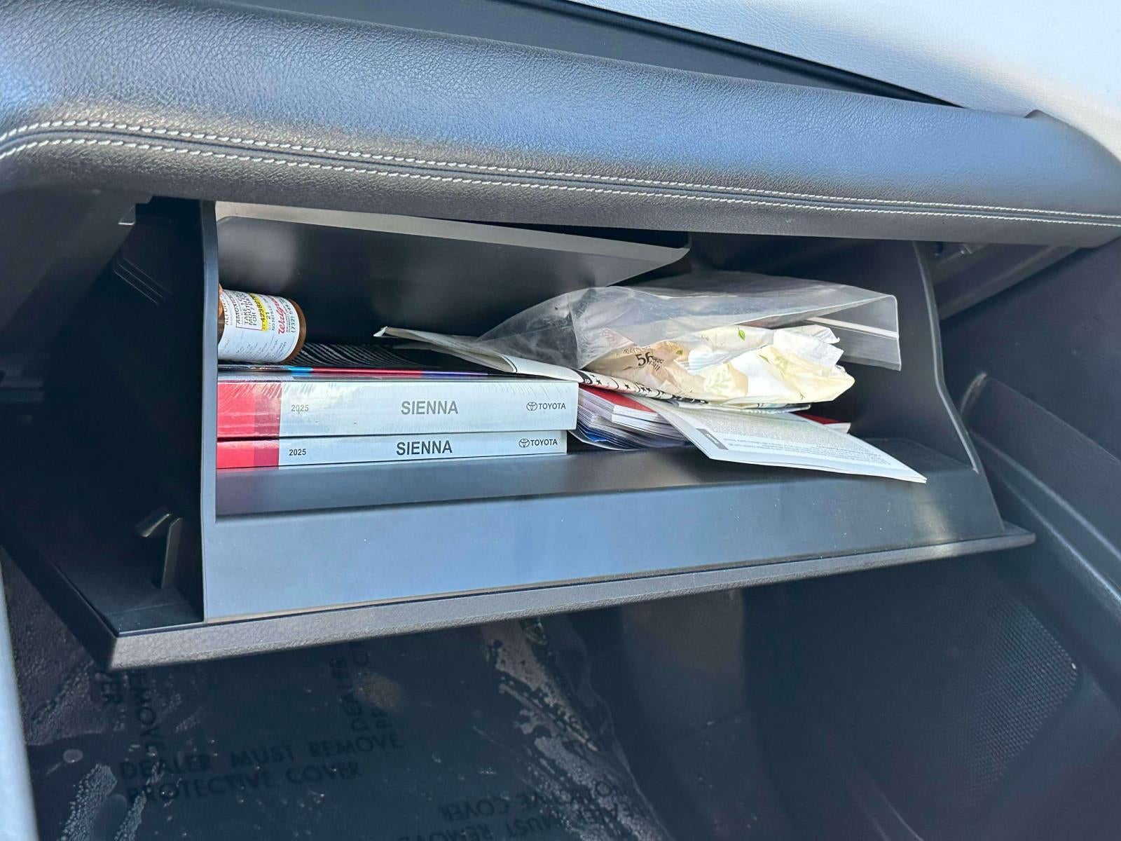 2025 Toyota Sienna LE