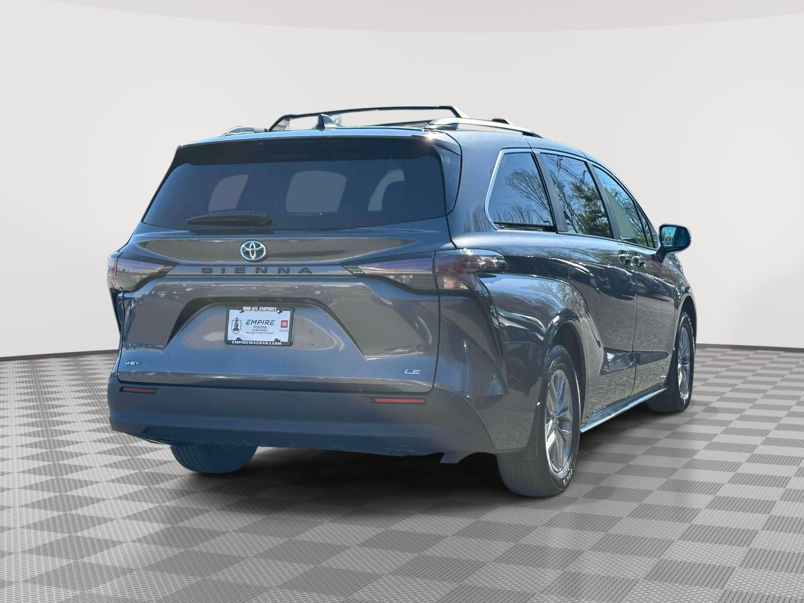 2025 Toyota Sienna LE