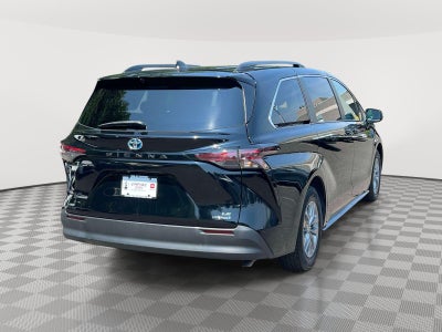 2024 Toyota Sienna LE