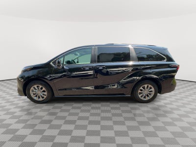 2024 Toyota Sienna LE