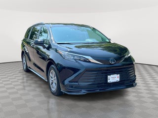 2024 Toyota Sienna LE