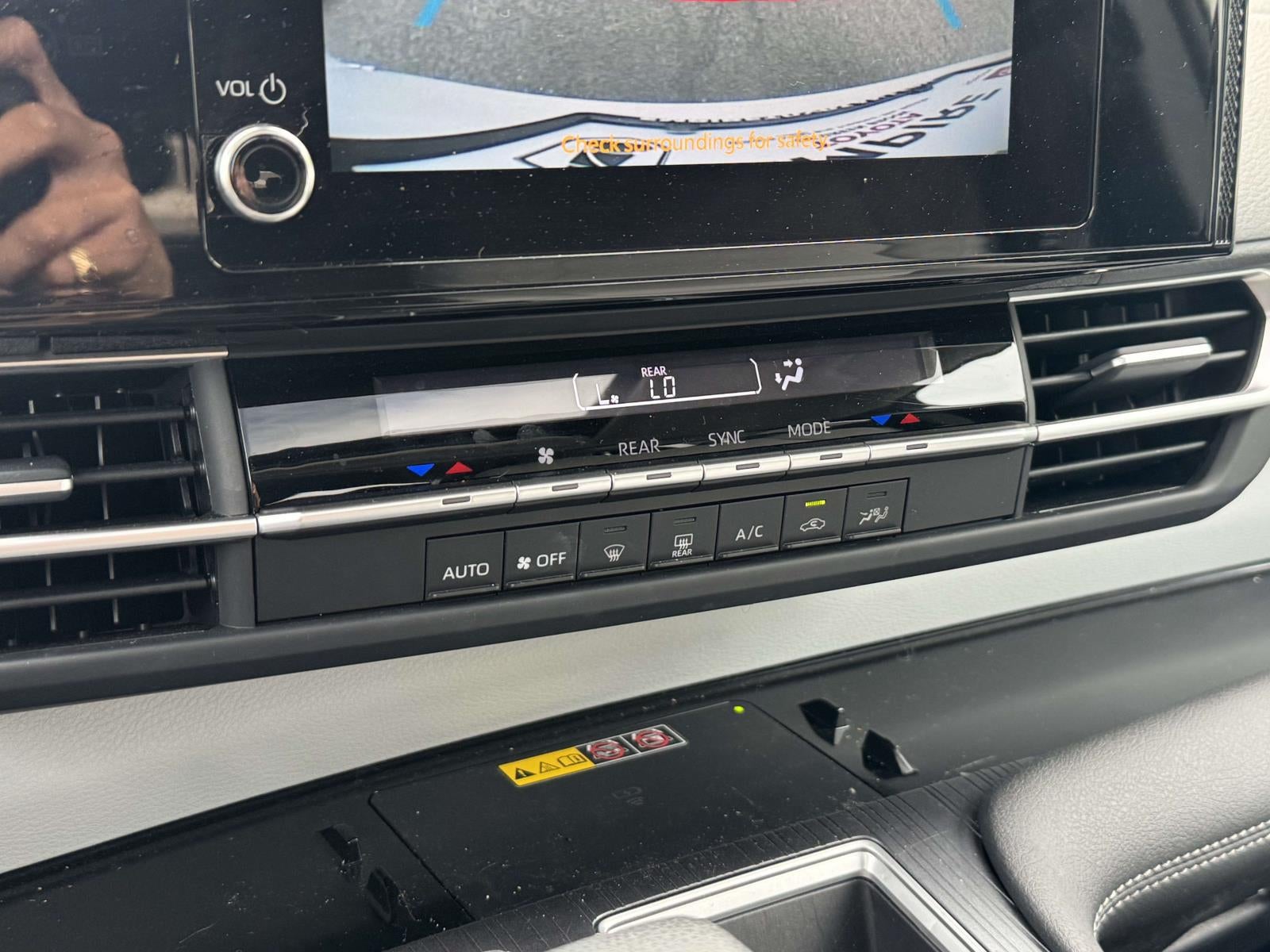 2025 Toyota Sienna LE