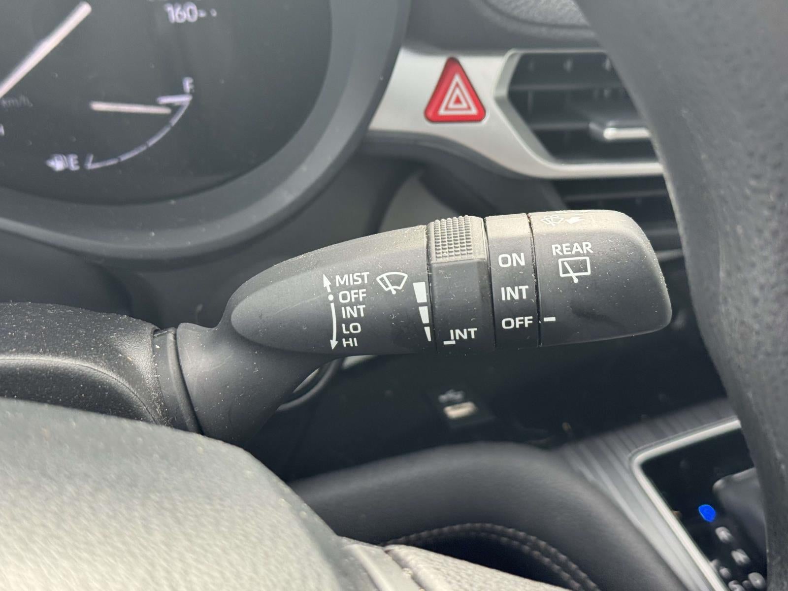 2025 Toyota Sienna LE