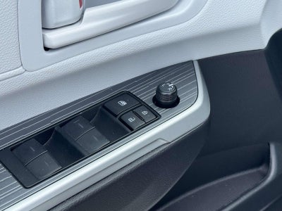 2025 Toyota Sienna LE