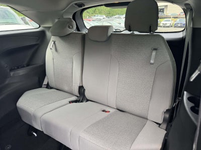 2025 Toyota Sienna LE