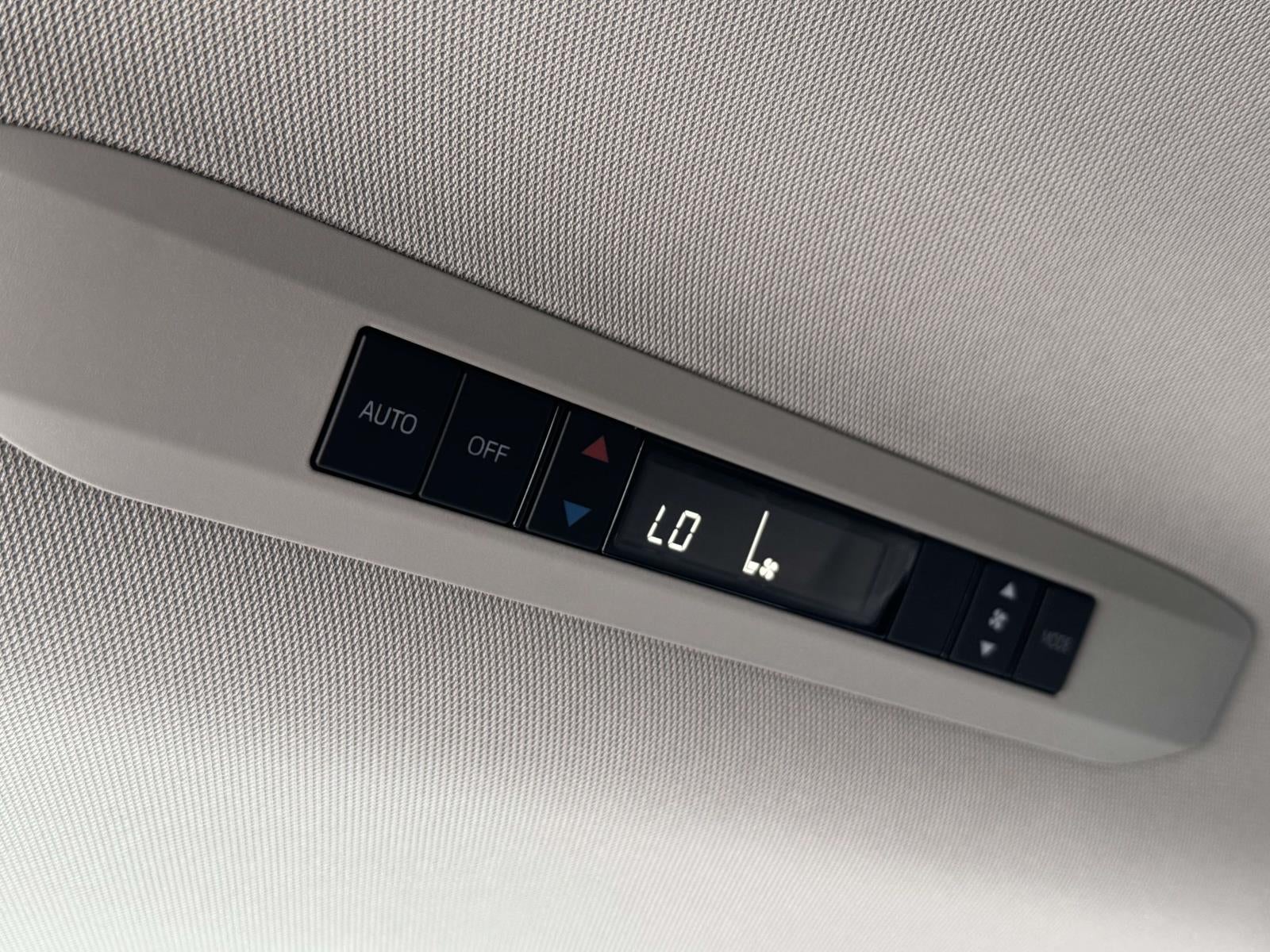 2025 Toyota Sienna LE