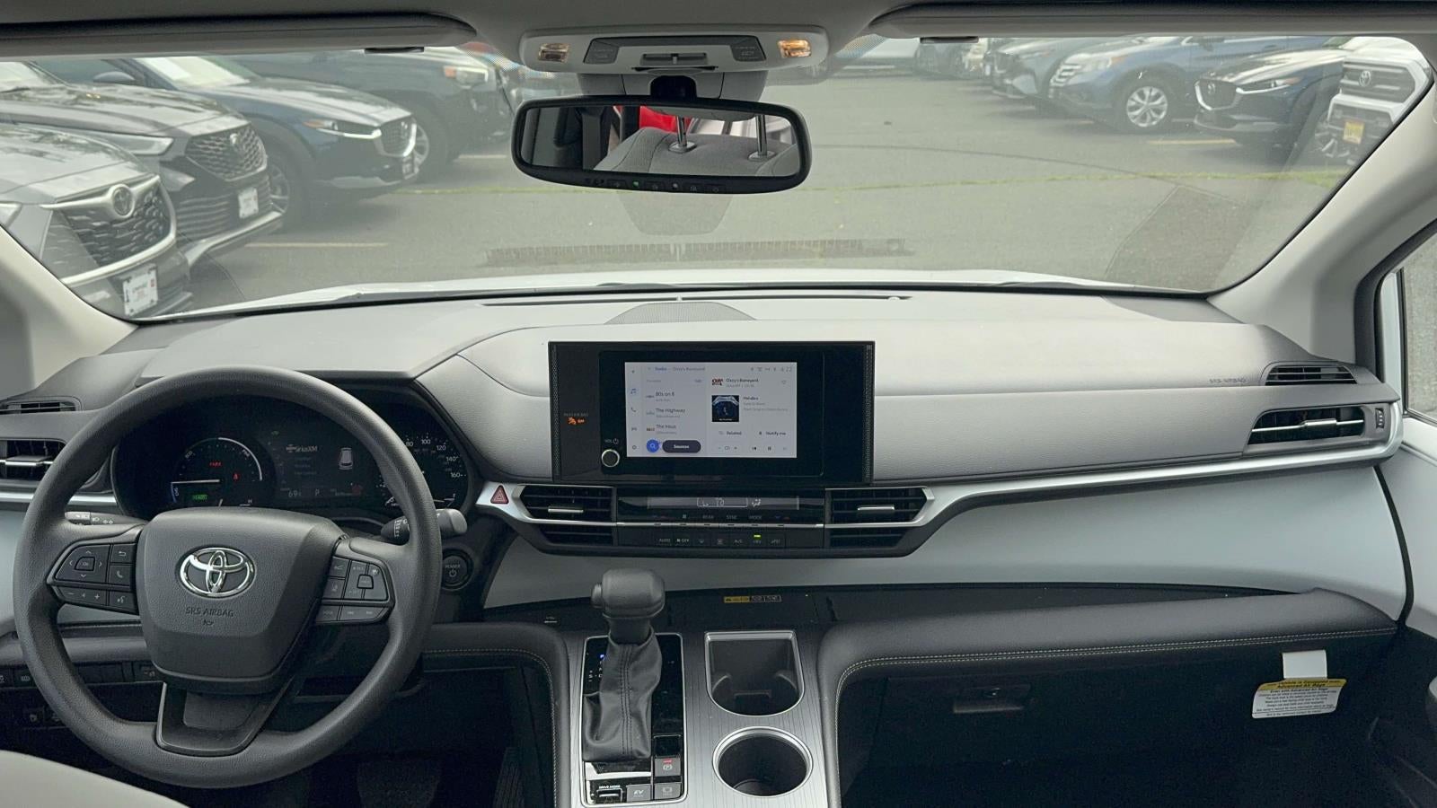 2025 Toyota Sienna LE