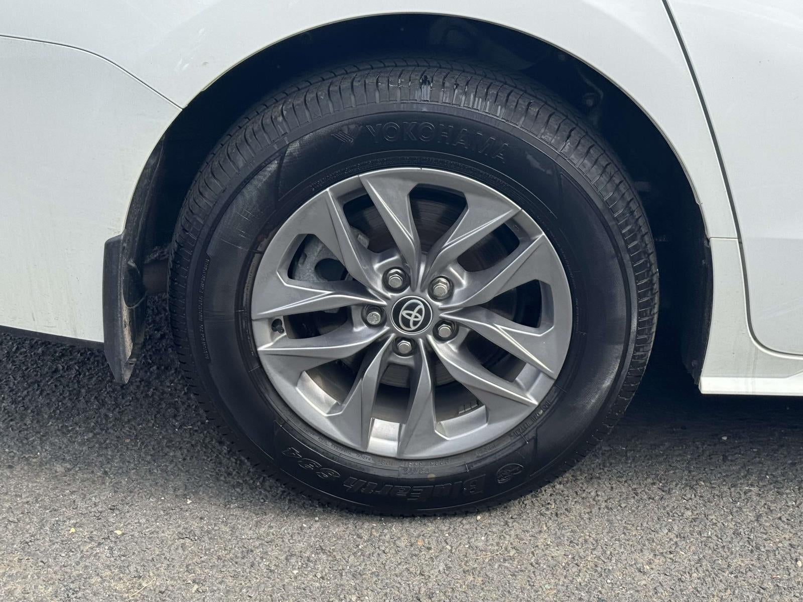 2025 Toyota Sienna LE