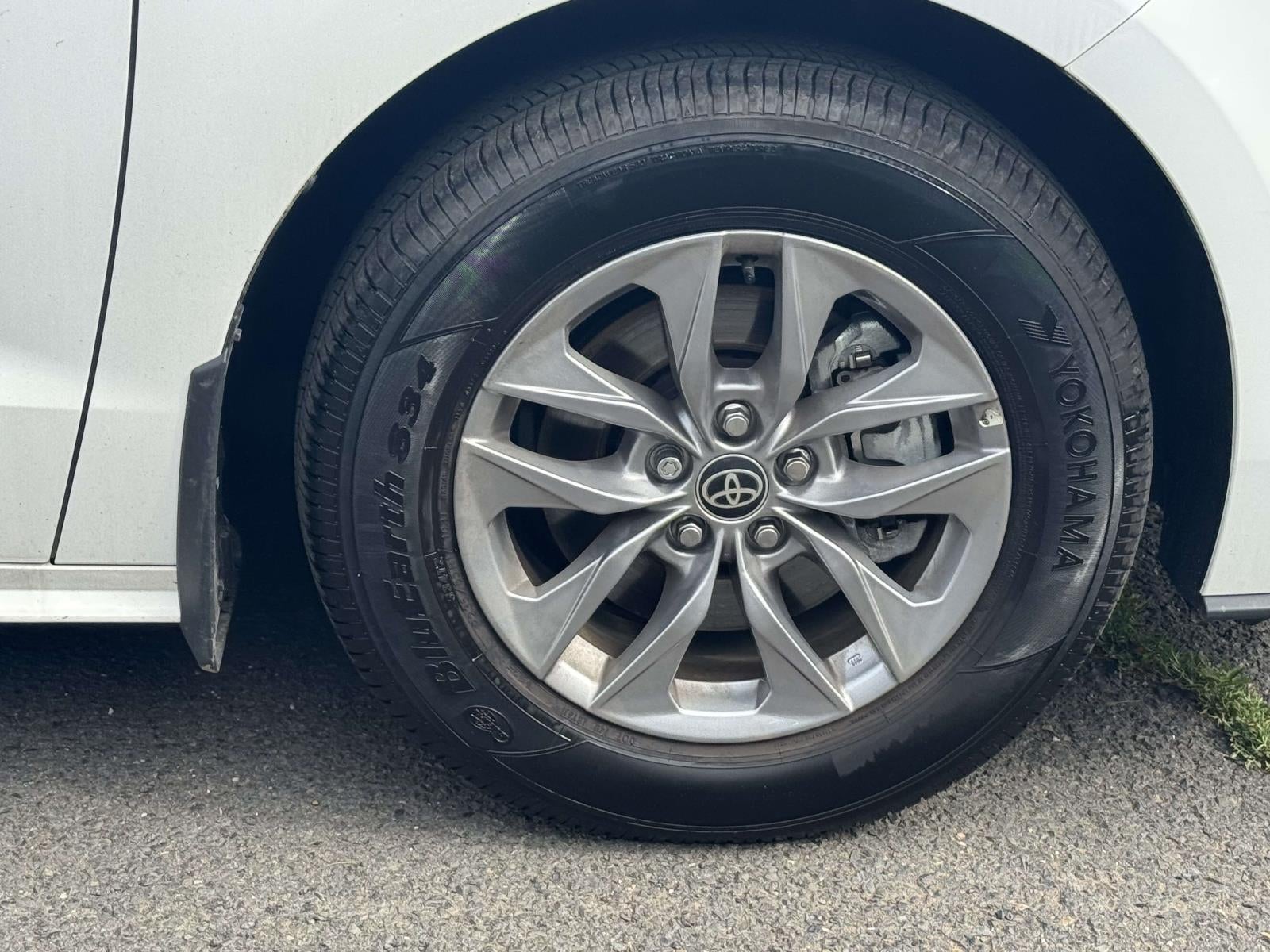 2025 Toyota Sienna LE