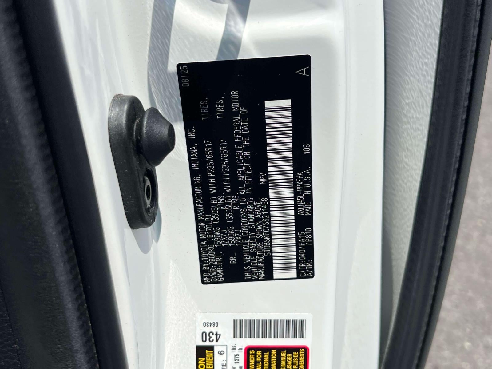 2025 Toyota Sienna LE