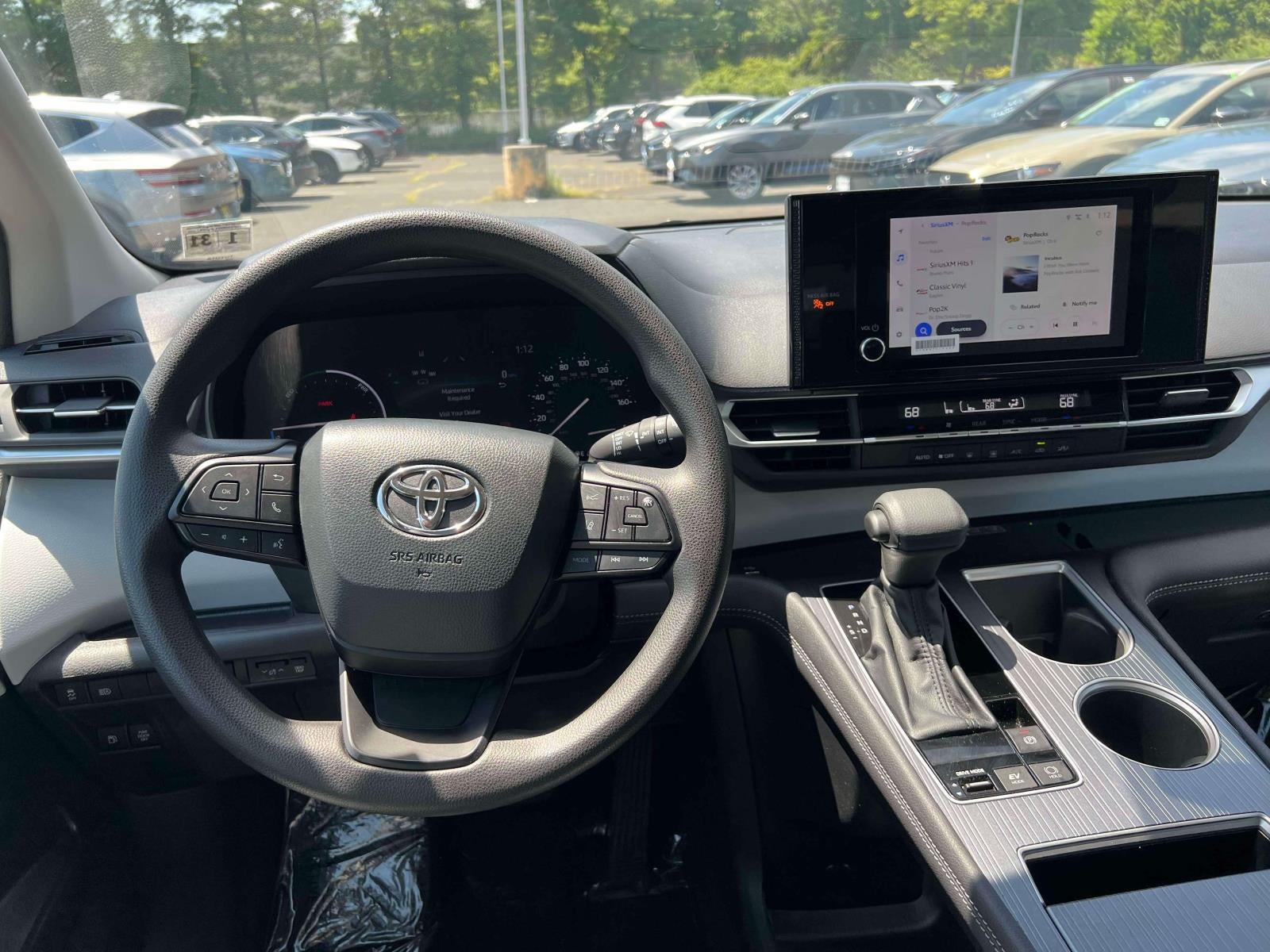 2025 Toyota Sienna LE