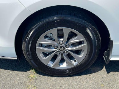 2025 Toyota Sienna LE