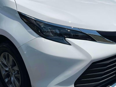 2025 Toyota Sienna LE