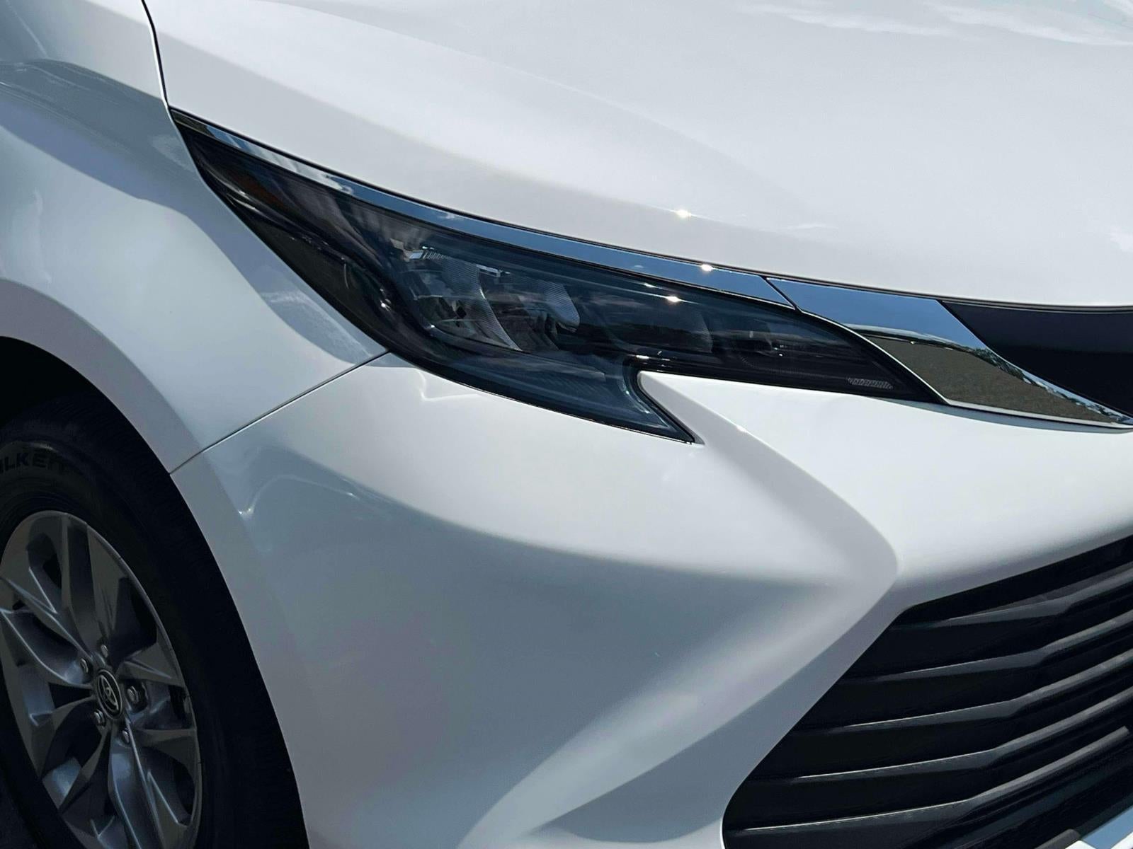 2025 Toyota Sienna LE