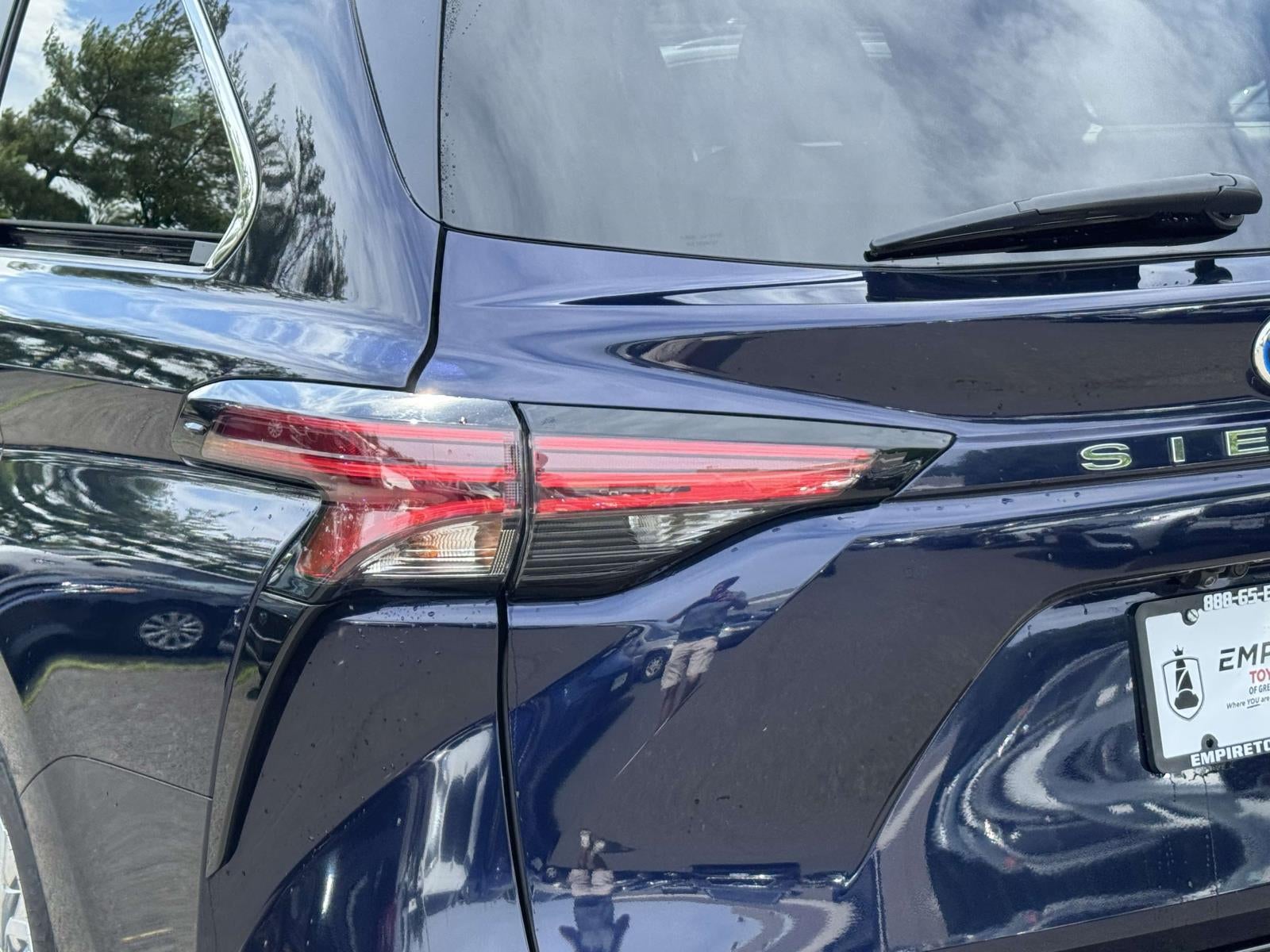 2024 Toyota Sienna Platinum