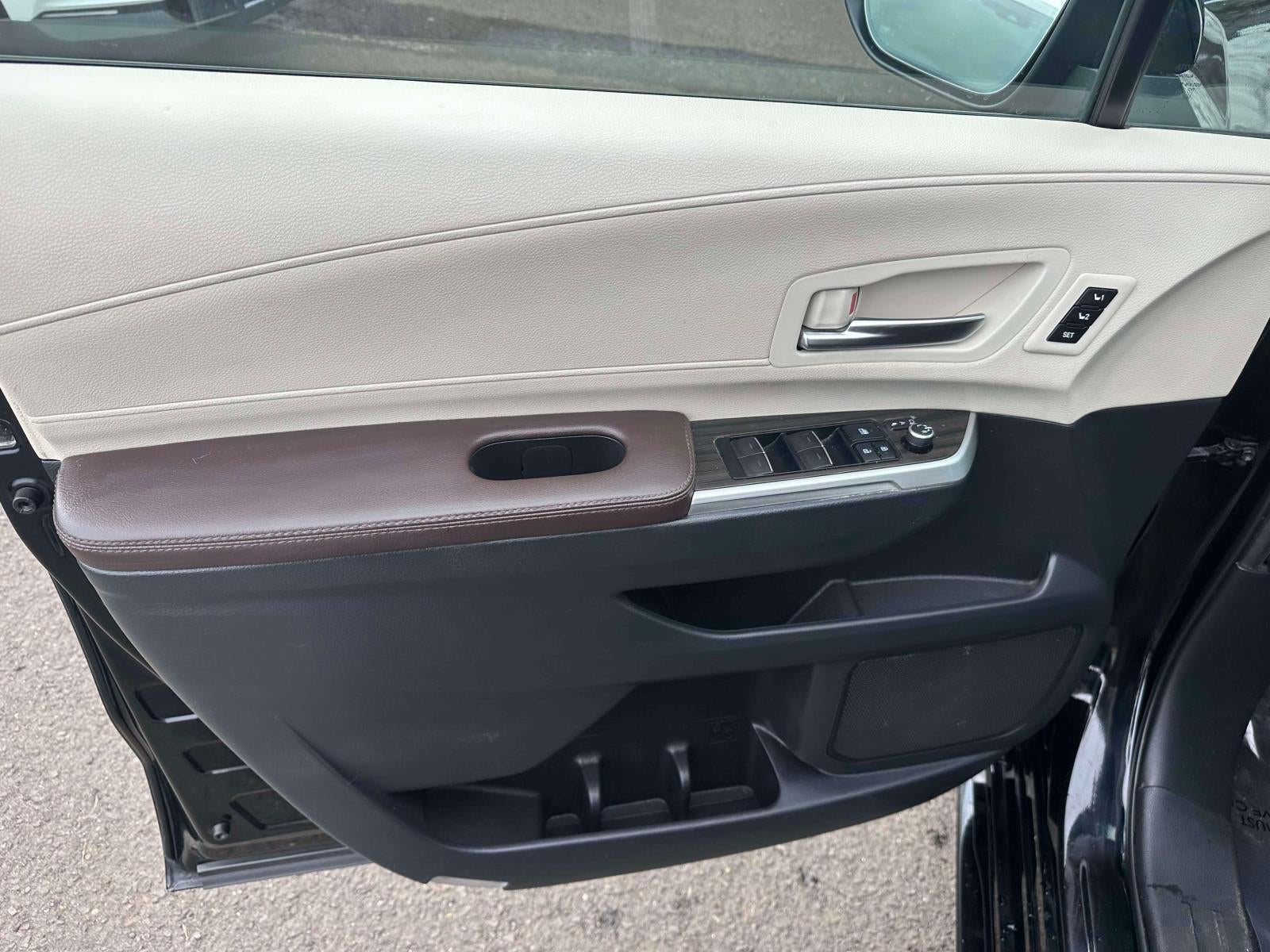 2022 Toyota Sienna Platinum