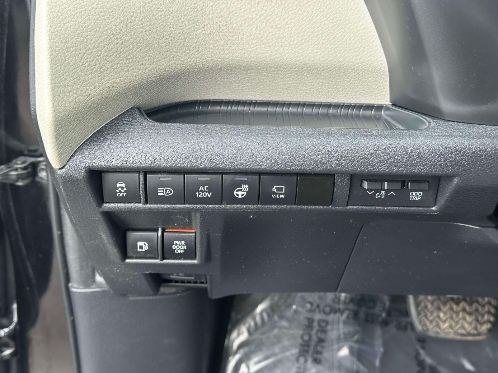 2022 Toyota Sienna Platinum