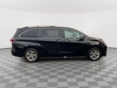 2022 Toyota Sienna Platinum