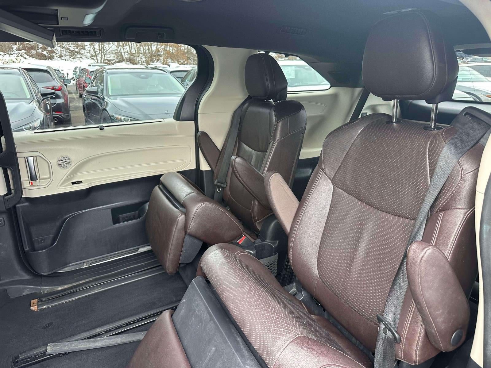 2022 Toyota Sienna Platinum