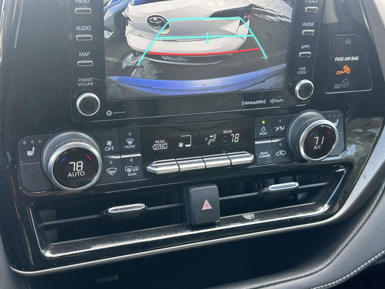 2022 Toyota Highlander Hybrid XLE