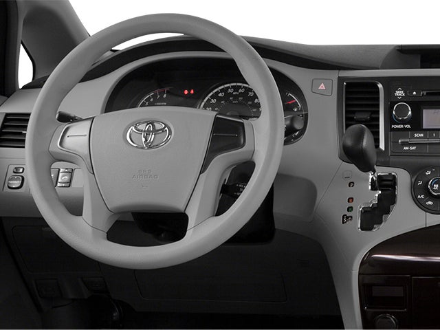 2014 Toyota Sienna LE 7 Passenger