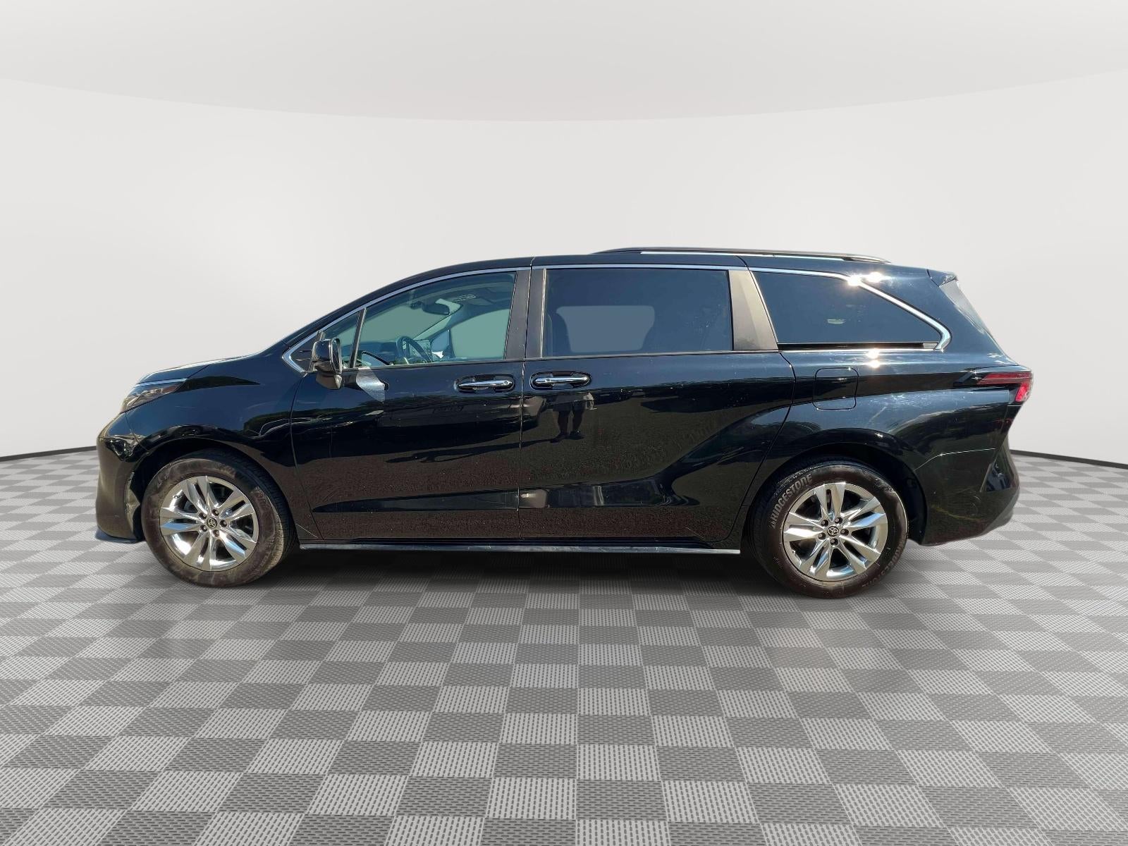 2024 Toyota Sienna XLE