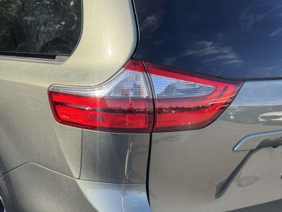 2020 Toyota Sienna LE
